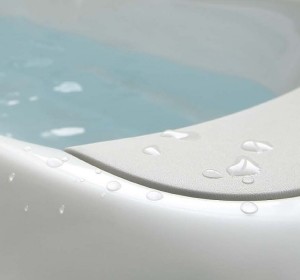 商品紹介＜TOTO編＞｜「人工大理石浴槽」水も皮脂も弾く加工について解説！